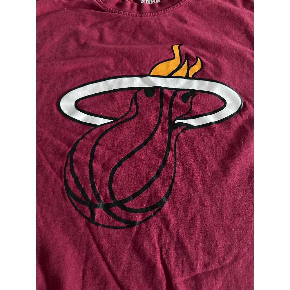 NBA Miami Heat Big Logo Red Long Sleeve Crew Neck w/ Basketball Spelled Out XL - Picture 2 of 7